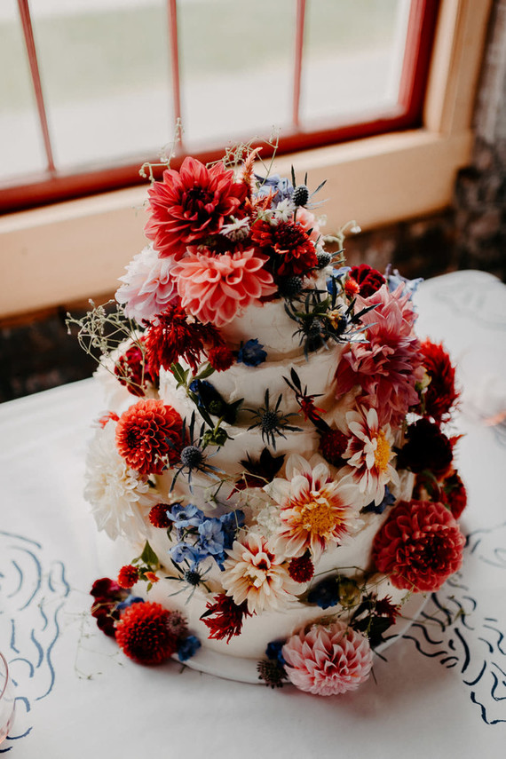 Gâteau de mariage floral d'automne super