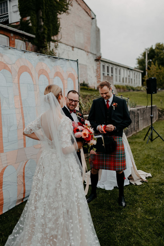 Un mariage d'automne DIY plein de réflexion... avec des kilts !