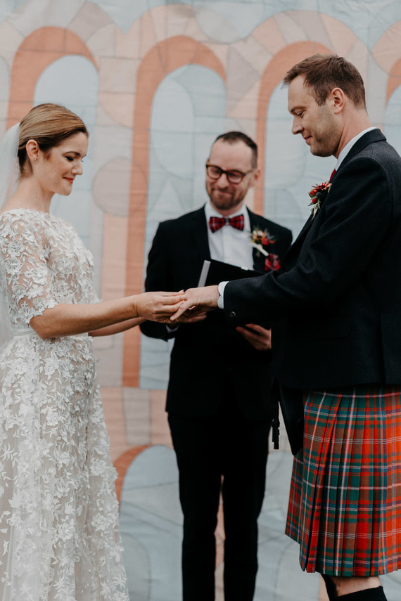 Un mariage d'automne DIY plein de réflexion... avec des kilts !