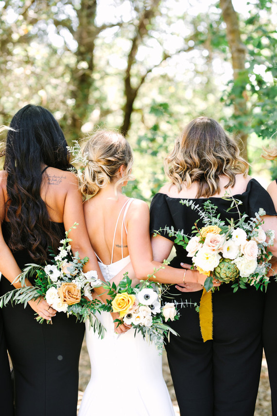 Project Darling : Un mariage vert émeraude enchanté et boisé à Julian avec une incroyable histoire