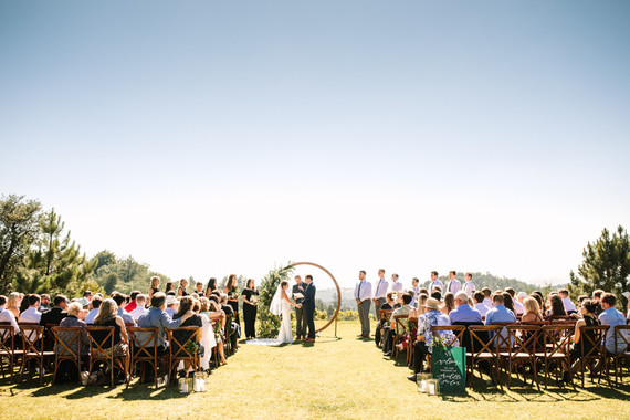 Project Darling : Un mariage vert émeraude enchanté et boisé à Julian avec une incroyable histoire