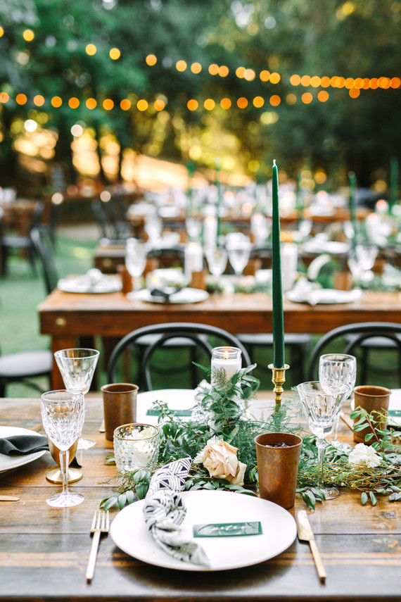 Project Darling : Un mariage vert émeraude enchanté et boisé à Julian avec une incroyable histoire