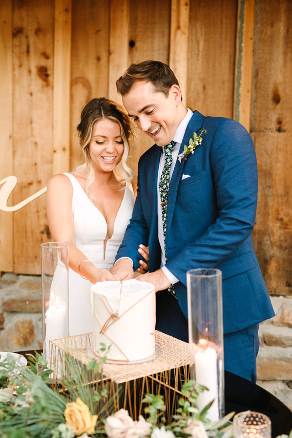 Project Darling : Un mariage vert émeraude enchanté et boisé à Julian avec une incroyable histoire