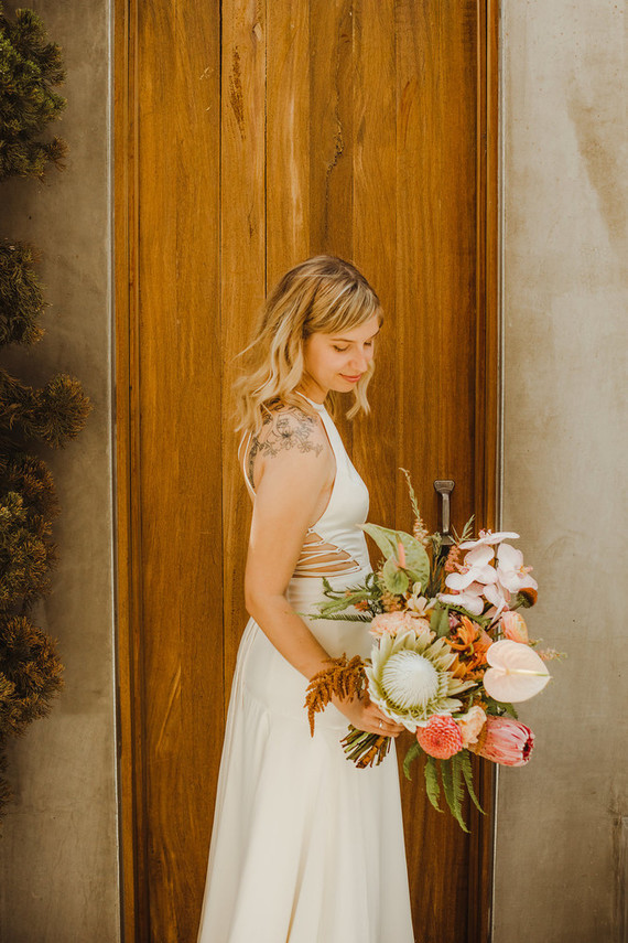 Mariage moderne et tropical au DTLA avec des détails de designer au The Millwick