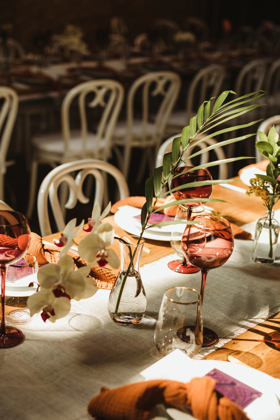 Mariage moderne et tropical au DTLA avec des détails de designer au The Millwick