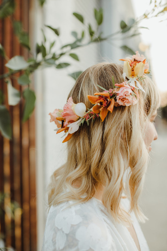 Mariage moderne et tropical au DTLA avec des détails de designer au The Millwick