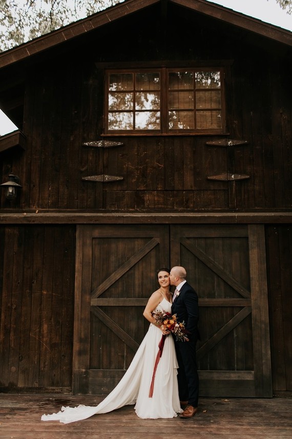 Le mariage d'automne parfait dans le pays des pommes à Sacred Mountain à Julian, CA