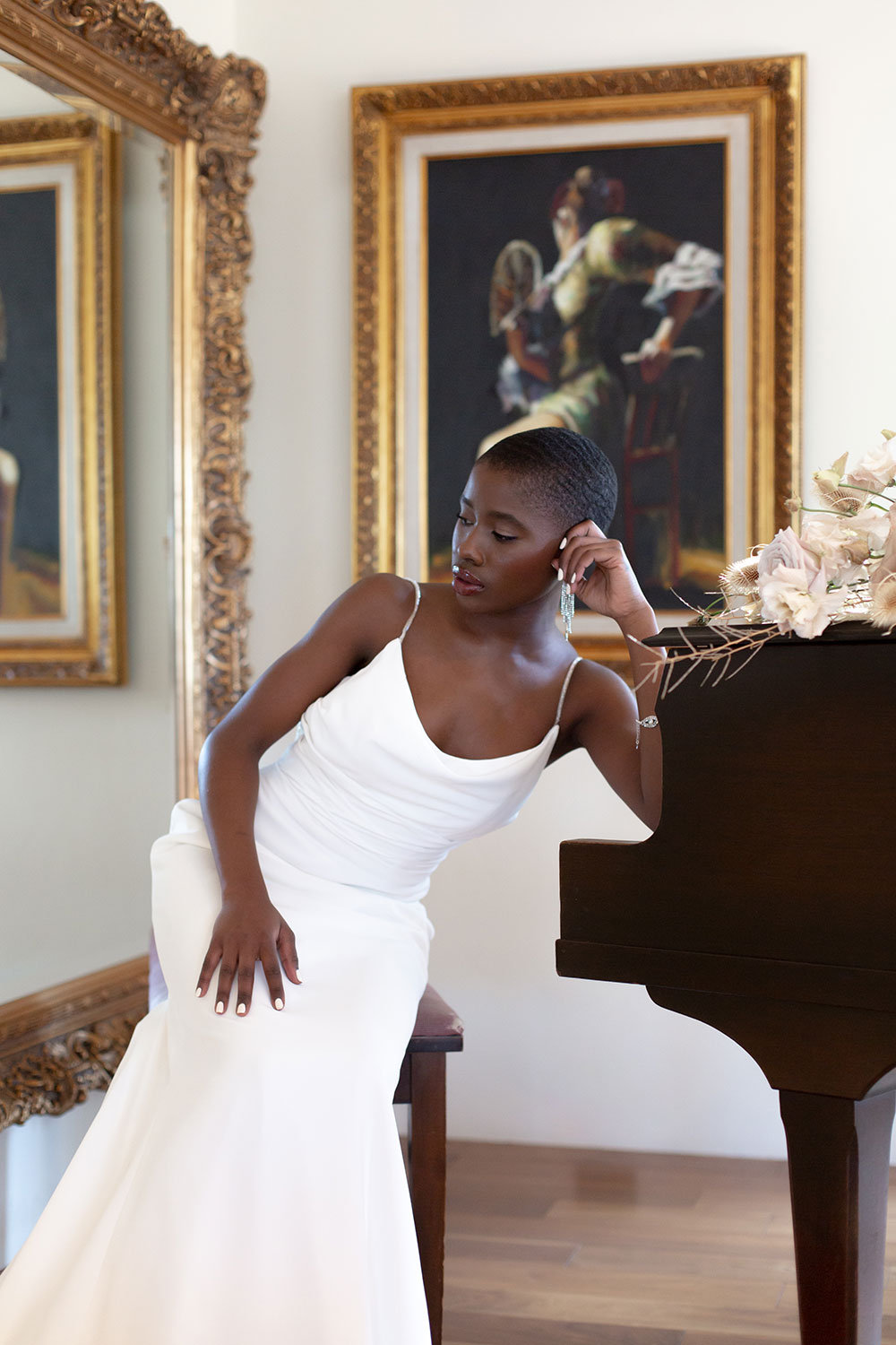 Détail de la robe Yasmin avec ses multiples couches de tulle brillant
