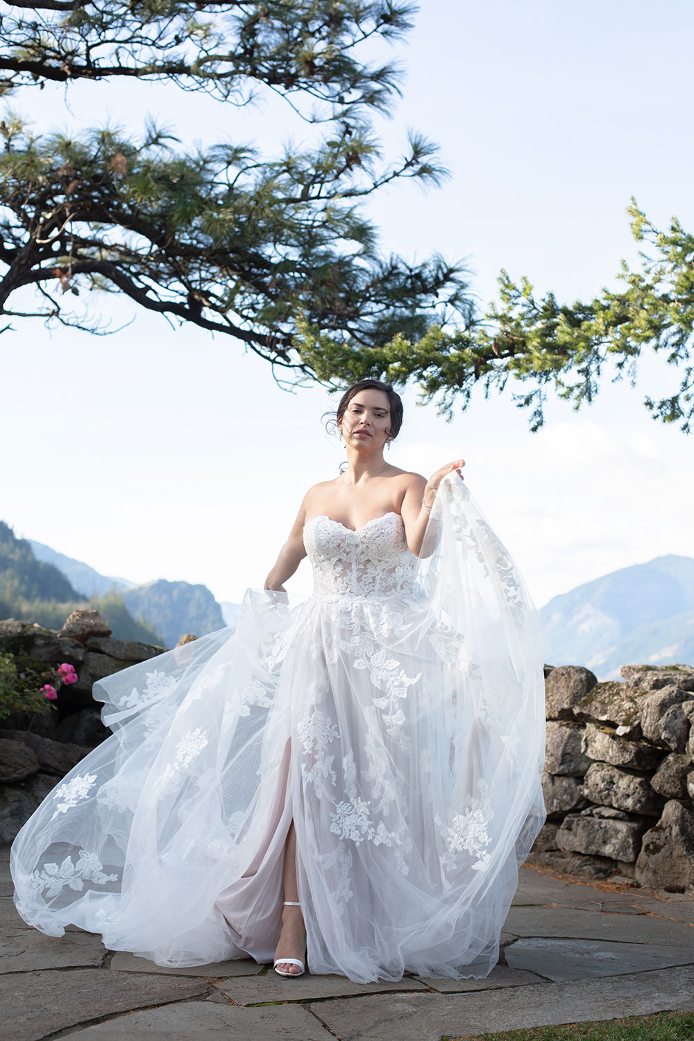 Robe Carson Maggie Sottero avec fente haute et motifs dentelle vintage