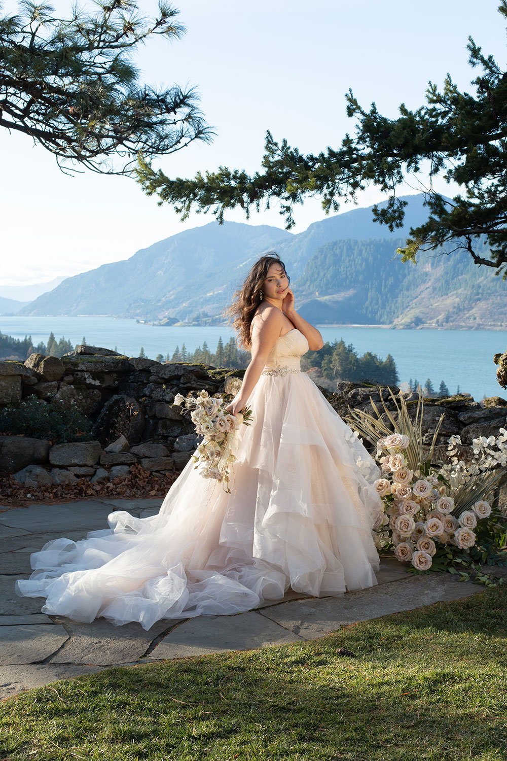 Robe pour mariage Maggie Sottero dans un décor romantique au Griffin House