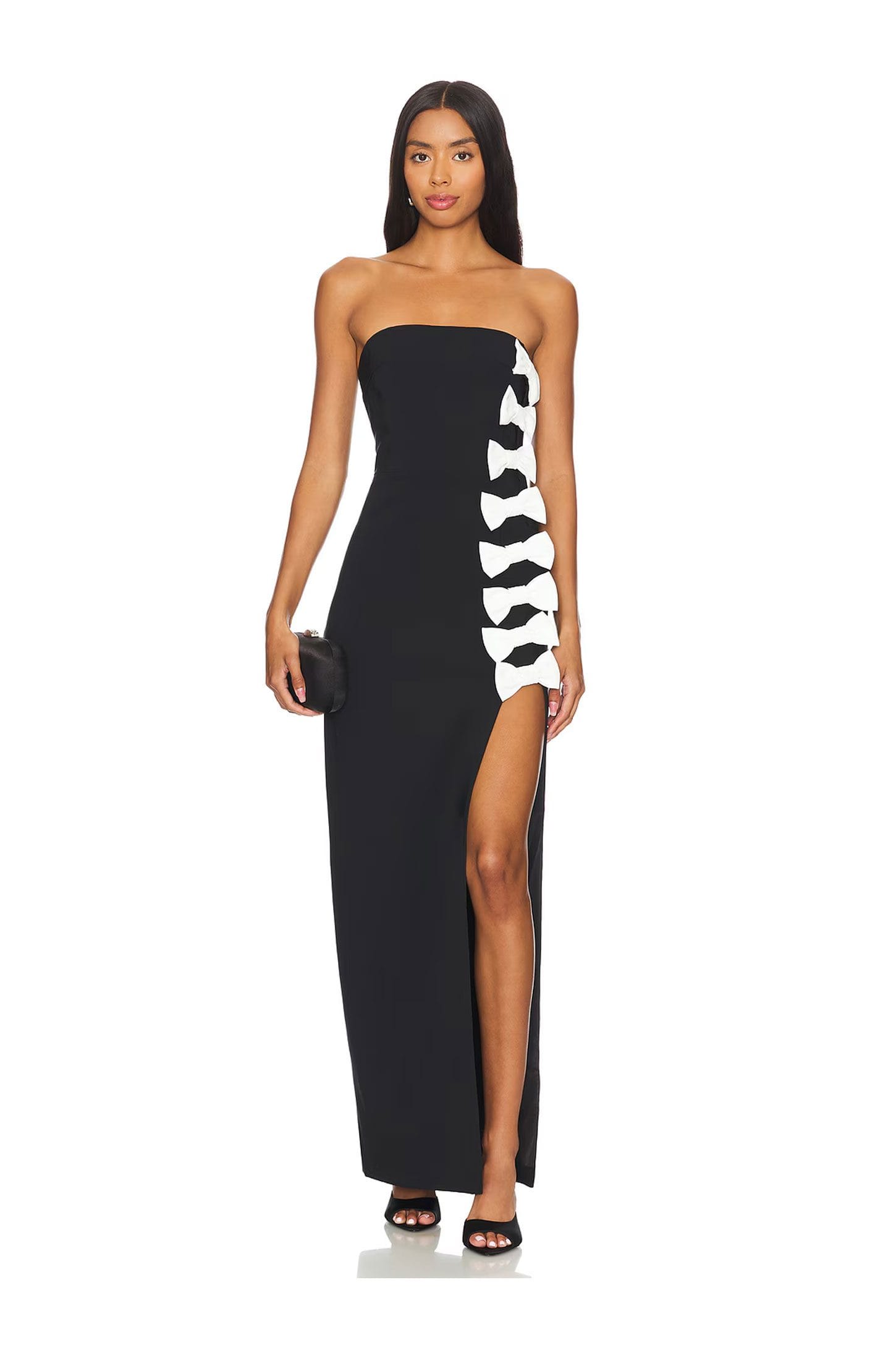 Robe noire avec nœud